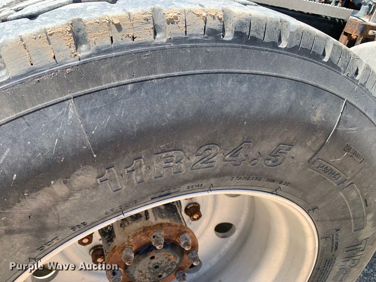 image for item DM7888 2004 Peterbilt 379 semi truck