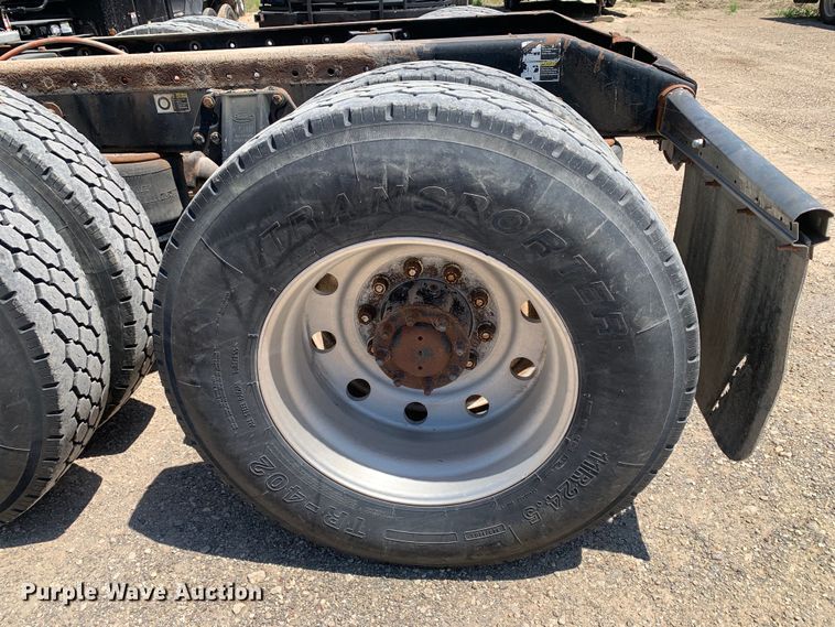 image for item DM7888 2004 Peterbilt 379 semi truck