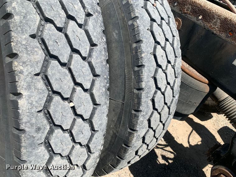 image for item DM7888 2004 Peterbilt 379 semi truck