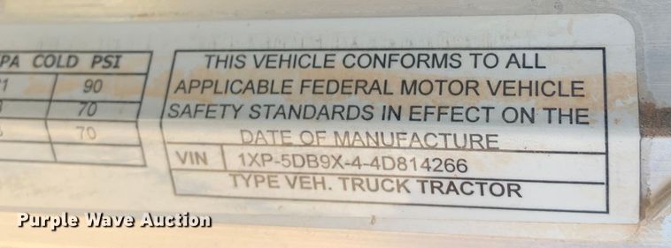 image for item DM7888 2004 Peterbilt 379 semi truck