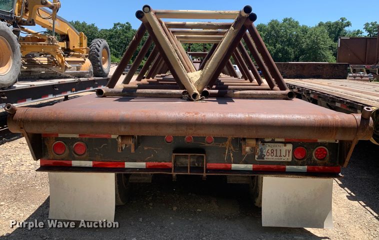 image for item DM7889 2007 Neville Built drop deck trailer