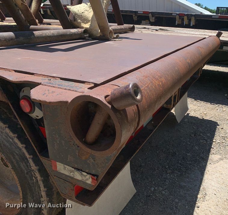 image for item DM7889 2007 Neville Built drop deck trailer