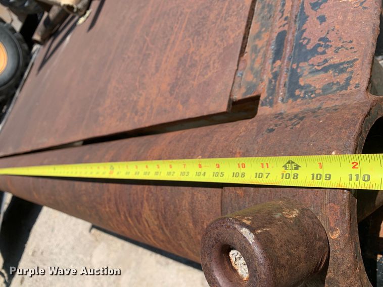 image for item DM7889 2007 Neville Built drop deck trailer