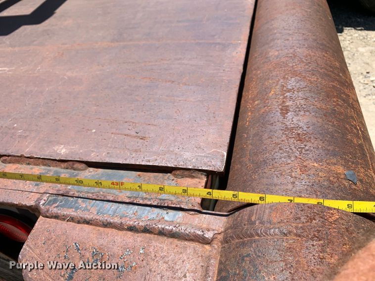 image for item DM7889 2007 Neville Built drop deck trailer