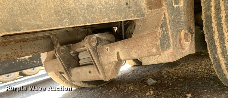 image for item DM7889 2007 Neville Built drop deck trailer