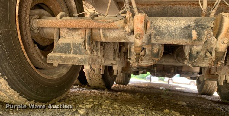 image for item DM7889 2007 Neville Built drop deck trailer