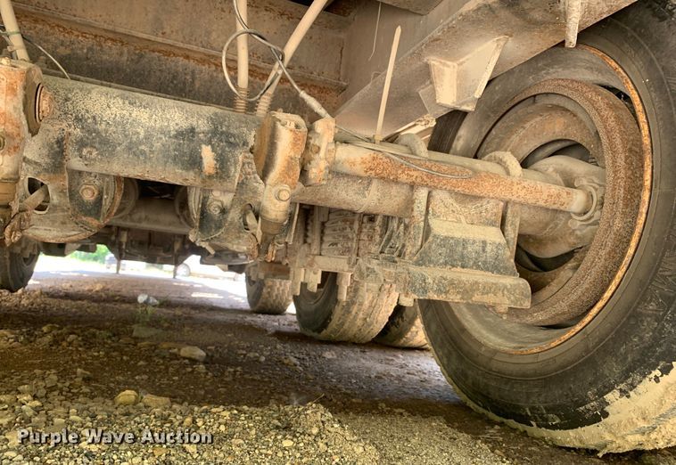 image for item DM7889 2007 Neville Built drop deck trailer