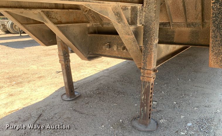 image for item DM7889 2007 Neville Built drop deck trailer