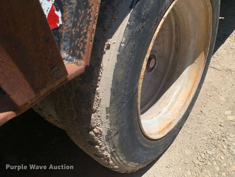 image for item DM7889 2007 Neville Built drop deck trailer