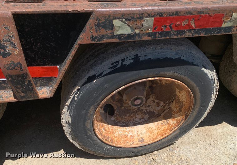 image for item DM7889 2007 Neville Built drop deck trailer