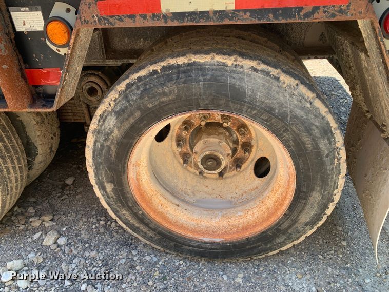 image for item DM7889 2007 Neville Built drop deck trailer