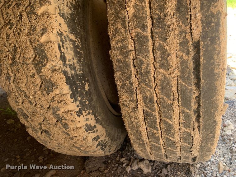 image for item DM7889 2007 Neville Built drop deck trailer