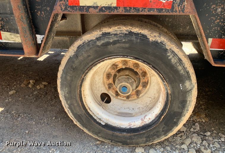 image for item DM7889 2007 Neville Built drop deck trailer