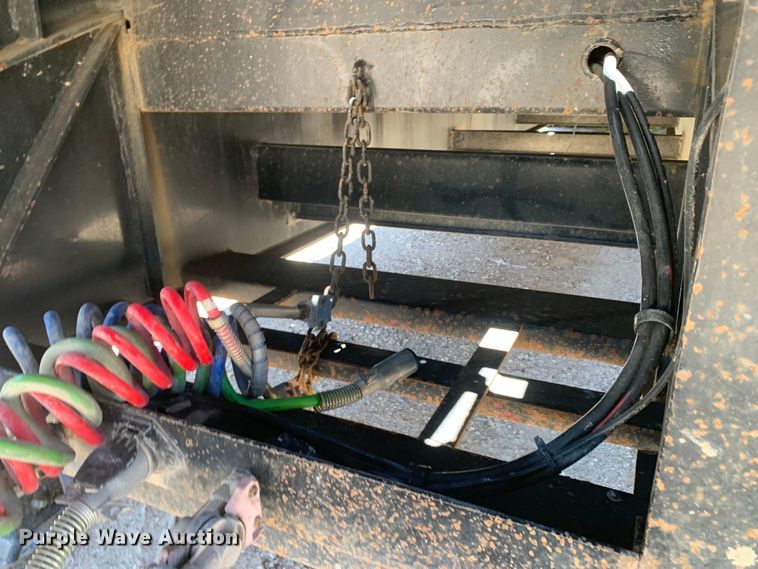 image for item DM7890 2004 Great Dane drop deck trailer