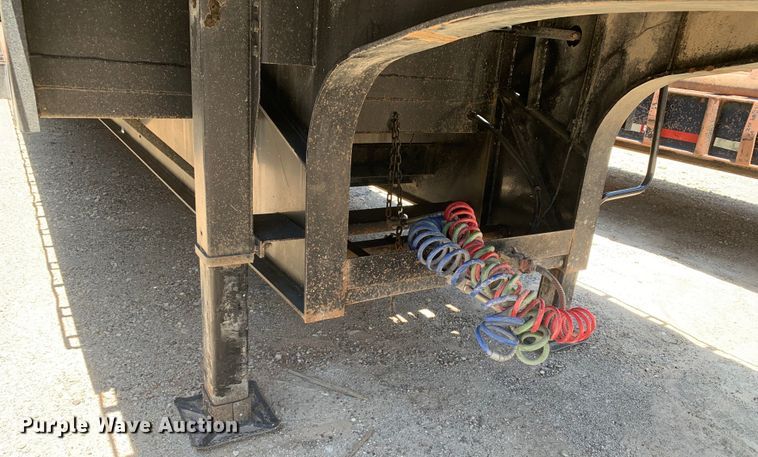 image for item DM7890 2004 Great Dane drop deck trailer