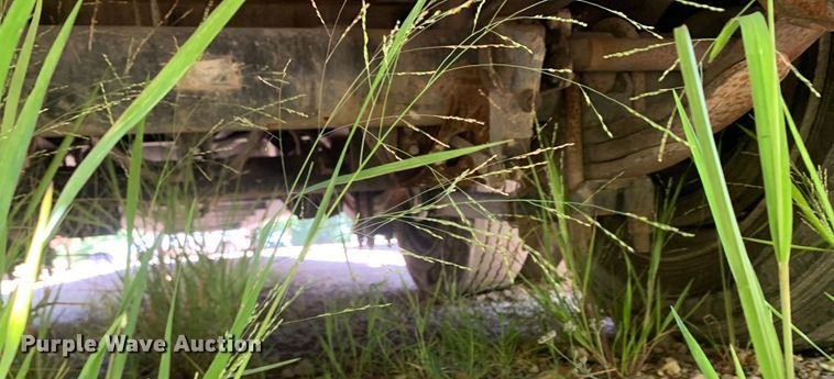 image for item DM7890 2004 Great Dane drop deck trailer