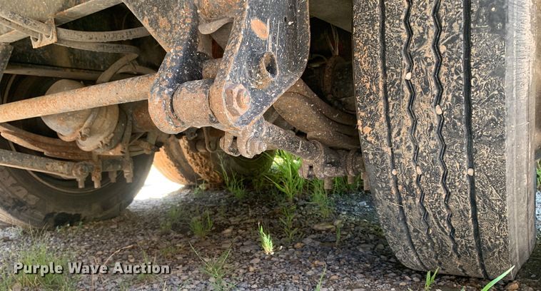 image for item DM7890 2004 Great Dane drop deck trailer