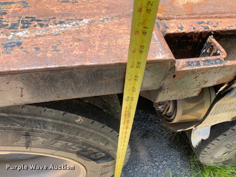 image for item DM7890 2004 Great Dane drop deck trailer