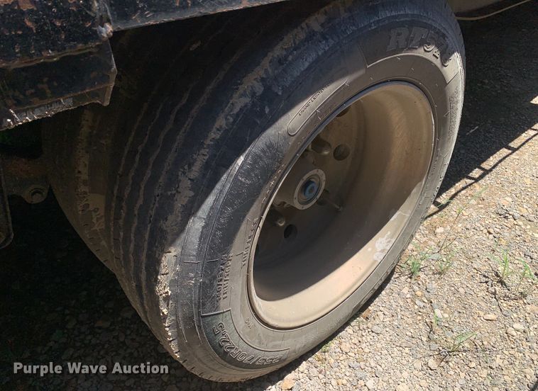 image for item DM7890 2004 Great Dane drop deck trailer