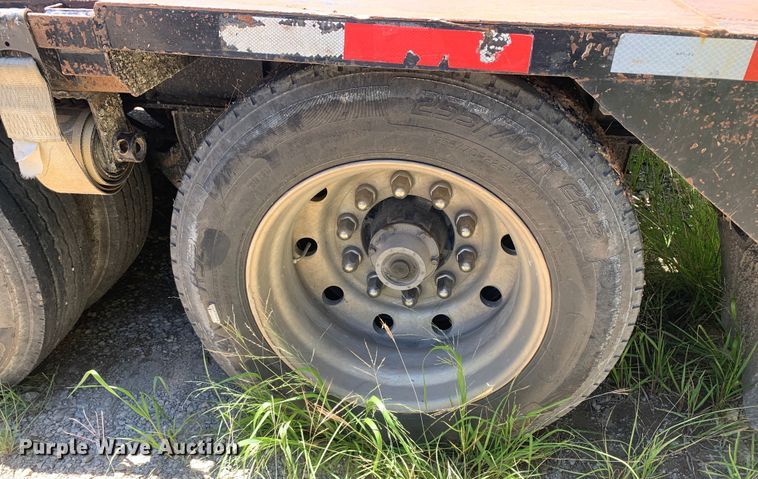 image for item DM7890 2004 Great Dane drop deck trailer