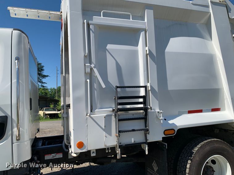 image for item DM7909 2021 Freightliner  Business Class M2 refuse truck