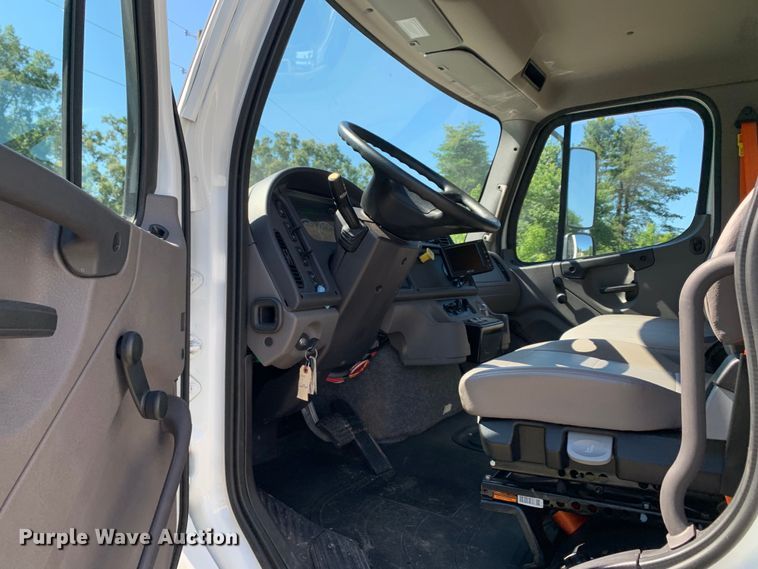 image for item DM7909 2021 Freightliner  Business Class M2 refuse truck