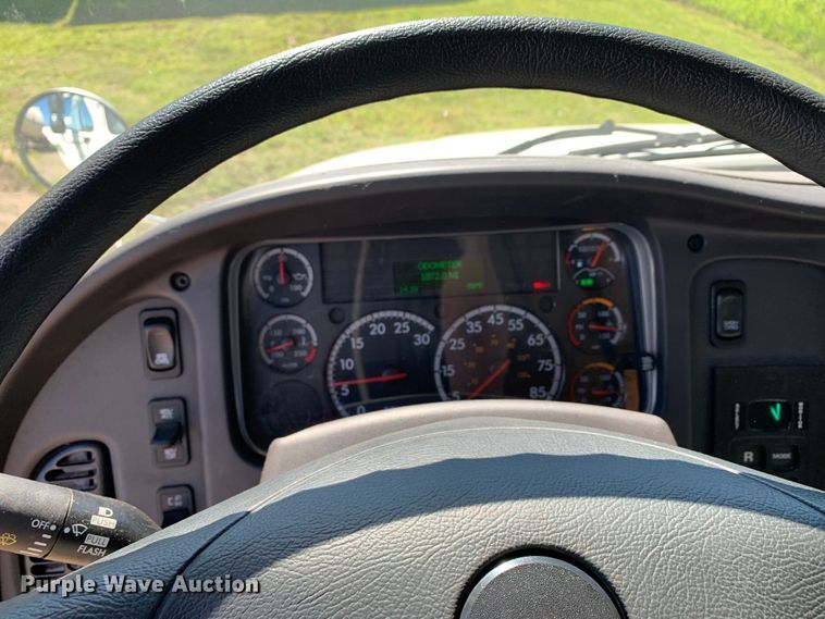 image for item DM7909 2021 Freightliner  Business Class M2 refuse truck