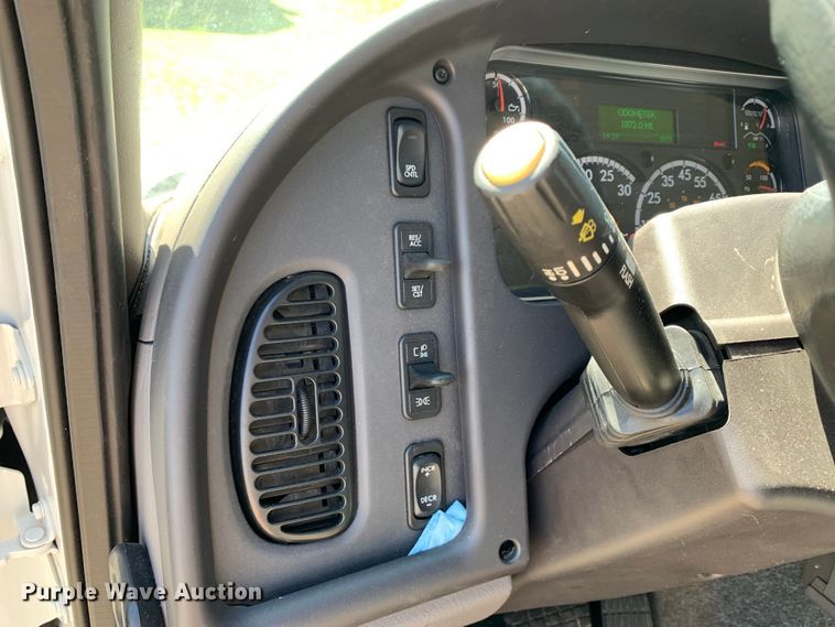 image for item DM7909 2021 Freightliner  Business Class M2 refuse truck