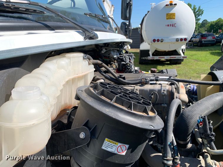 image for item DM7909 2021 Freightliner  Business Class M2 refuse truck