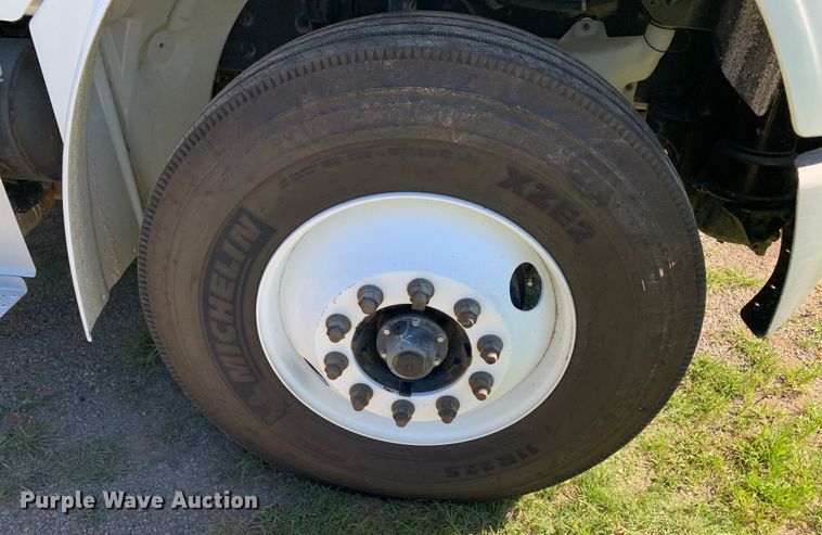 image for item DM7909 2021 Freightliner  Business Class M2 refuse truck