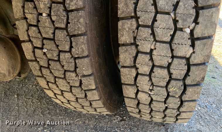 image for item DM7909 2021 Freightliner  Business Class M2 refuse truck