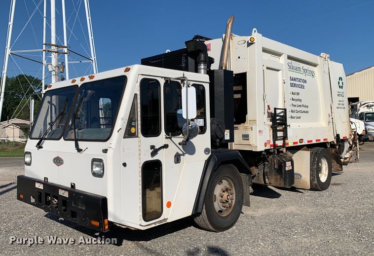 image for item DM7910 2015 Crane Carrier Low Entry refuse truck