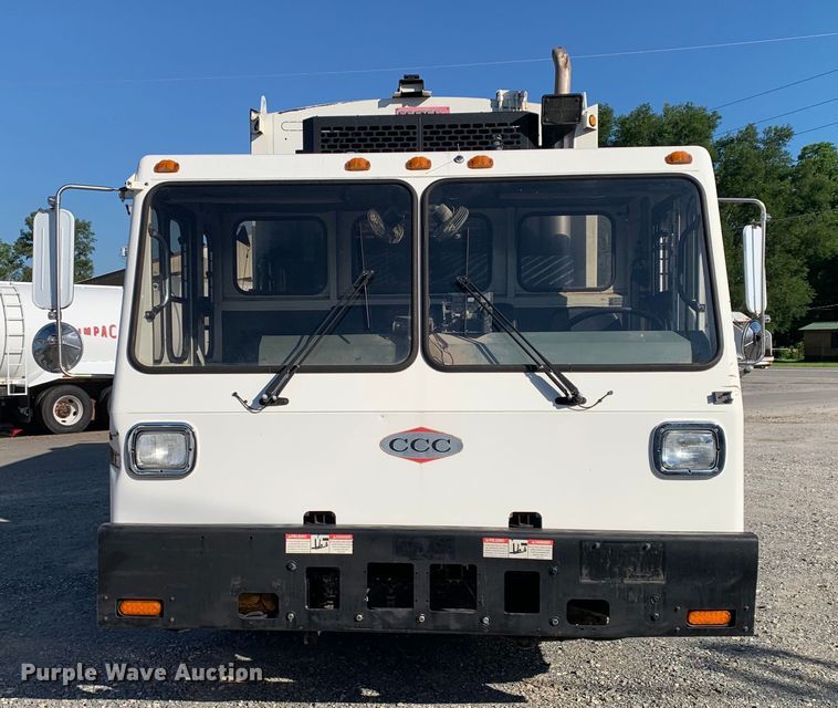 image for item DM7910 2015 Crane Carrier Low Entry refuse truck