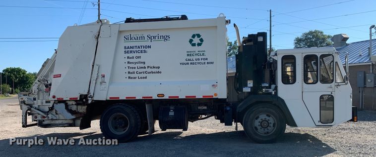 image for item DM7910 2015 Crane Carrier Low Entry refuse truck