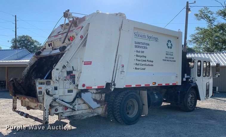 image for item DM7910 2015 Crane Carrier Low Entry refuse truck