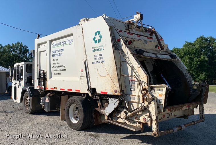 image for item DM7910 2015 Crane Carrier Low Entry refuse truck