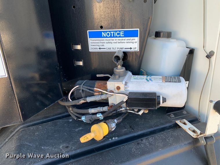 image for item DM7910 2015 Crane Carrier Low Entry refuse truck