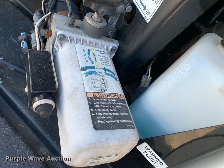 image for item DM7910 2015 Crane Carrier Low Entry refuse truck