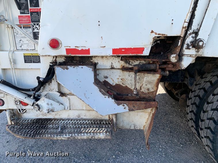 image for item DM7910 2015 Crane Carrier Low Entry refuse truck