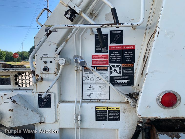 image for item DM7910 2015 Crane Carrier Low Entry refuse truck