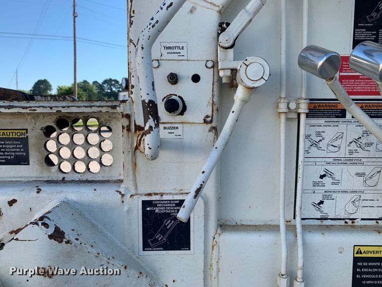 image for item DM7910 2015 Crane Carrier Low Entry refuse truck