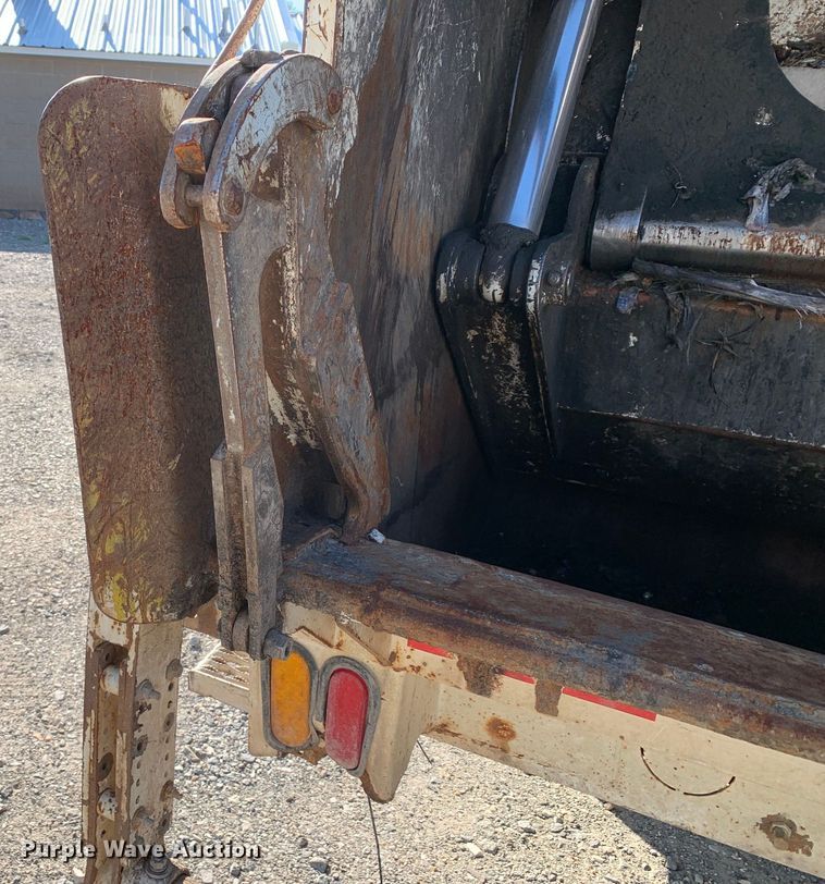 image for item DM7910 2015 Crane Carrier Low Entry refuse truck