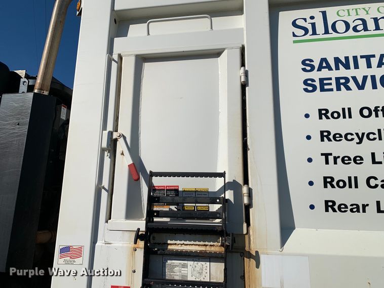 image for item DM7910 2015 Crane Carrier Low Entry refuse truck