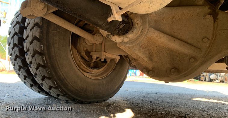 image for item DM7910 2015 Crane Carrier Low Entry refuse truck