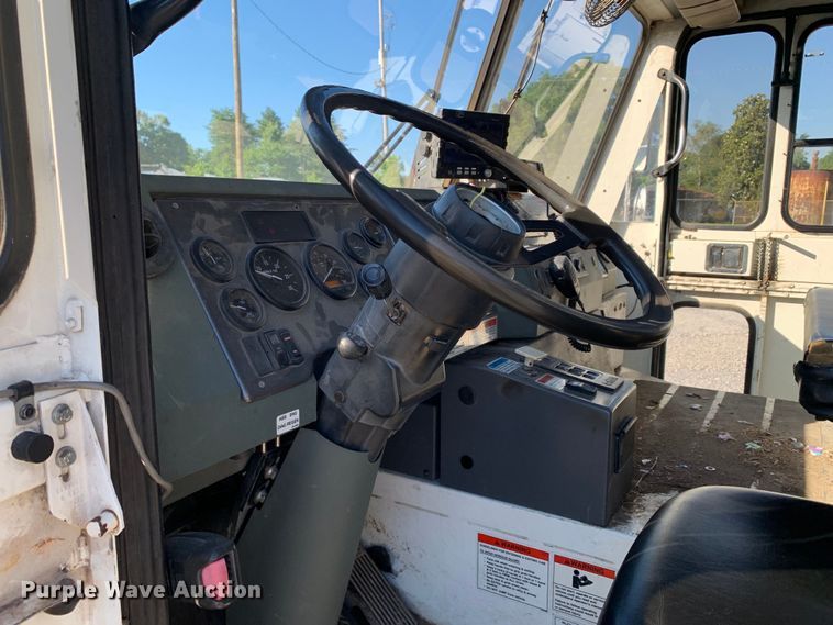 image for item DM7910 2015 Crane Carrier Low Entry refuse truck