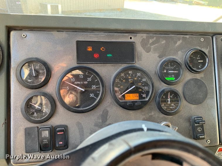 image for item DM7910 2015 Crane Carrier Low Entry refuse truck