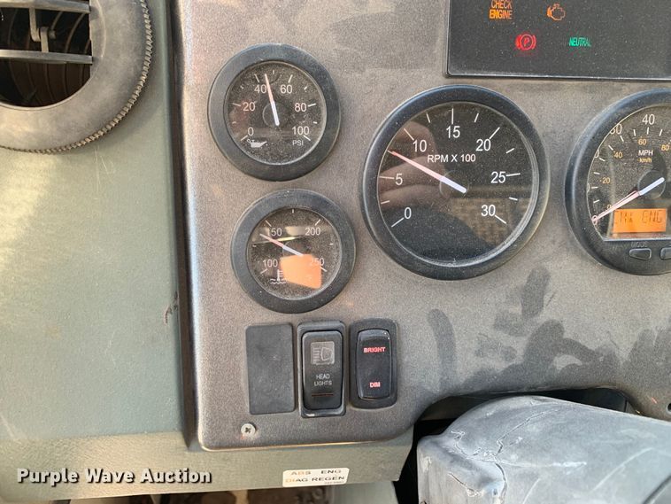 image for item DM7910 2015 Crane Carrier Low Entry refuse truck