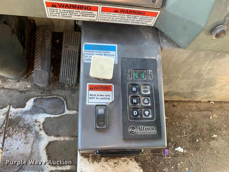 image for item DM7910 2015 Crane Carrier Low Entry refuse truck