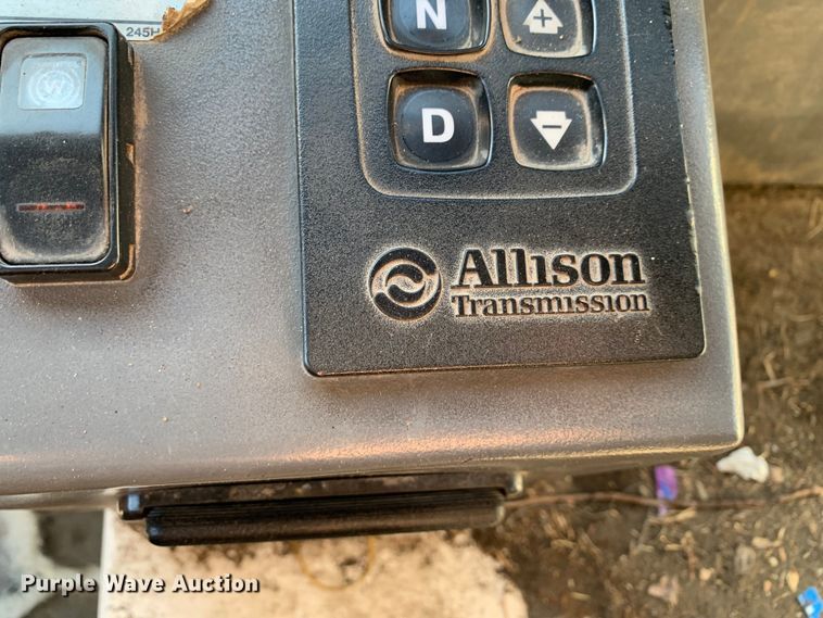 image for item DM7910 2015 Crane Carrier Low Entry refuse truck