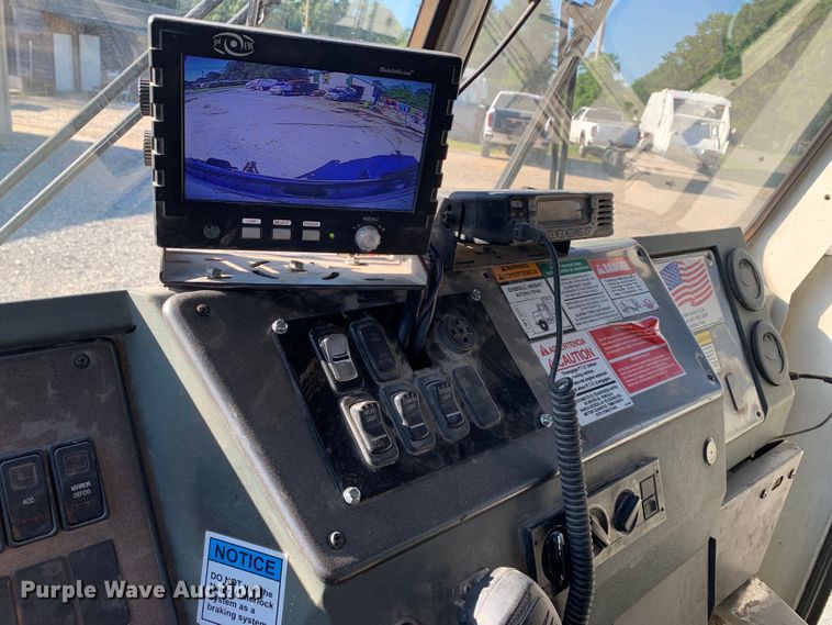 image for item DM7910 2015 Crane Carrier Low Entry refuse truck